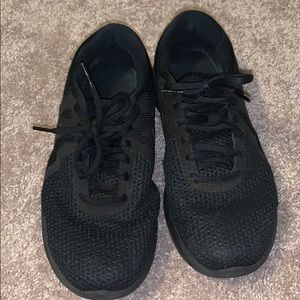 Nike men’s size 8 wide athletic shoe - black